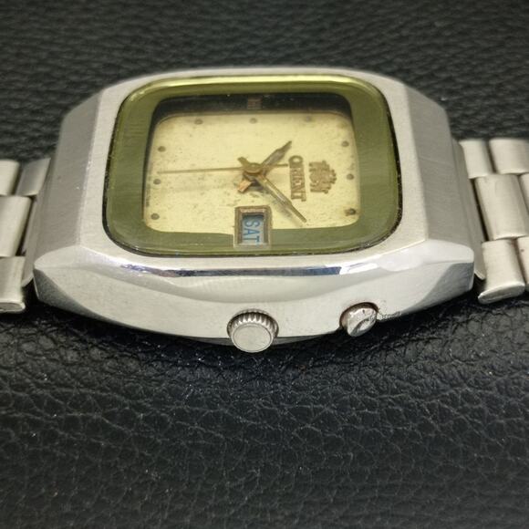 Vintage 1984 Square Orient Automatic Mens Silver Watch W/daydate & Gold accents - Picture 5 of 10
